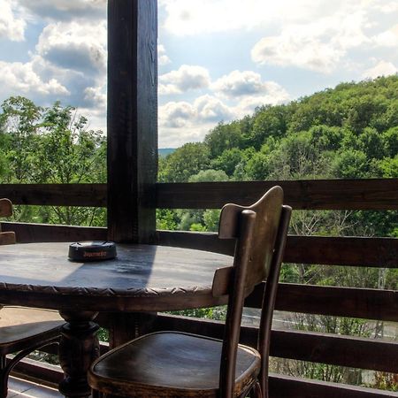 Pensiune-Restaurant Tara Luanei Sărata-Monteoru Oda fotoğraf