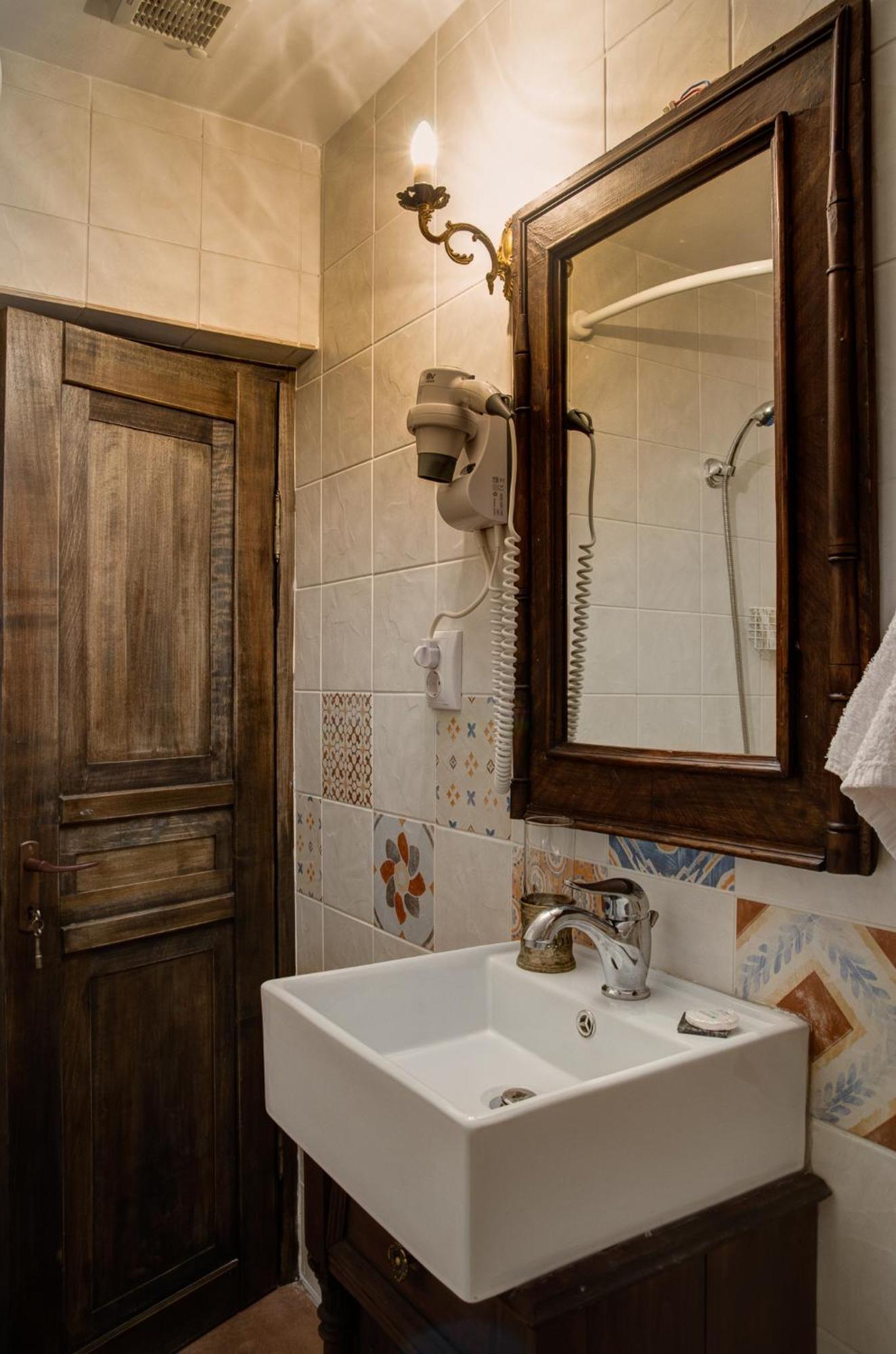 Pensiune-Restaurant Tara Luanei Sărata-Monteoru Oda fotoğraf
