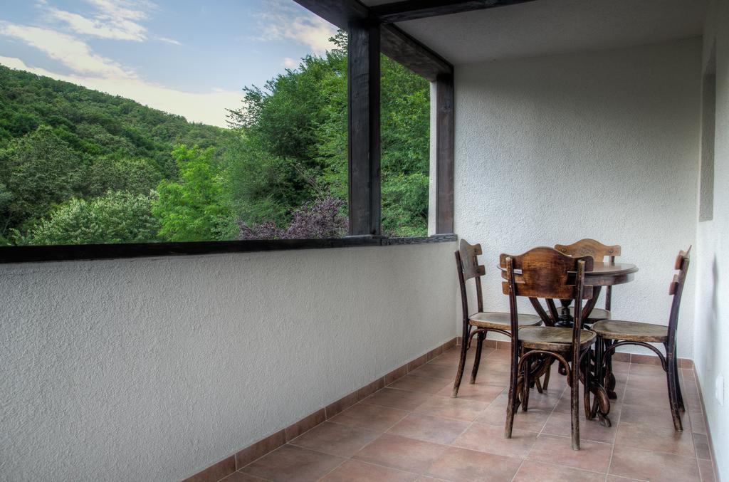 Pensiune-Restaurant Tara Luanei Sărata-Monteoru Oda fotoğraf